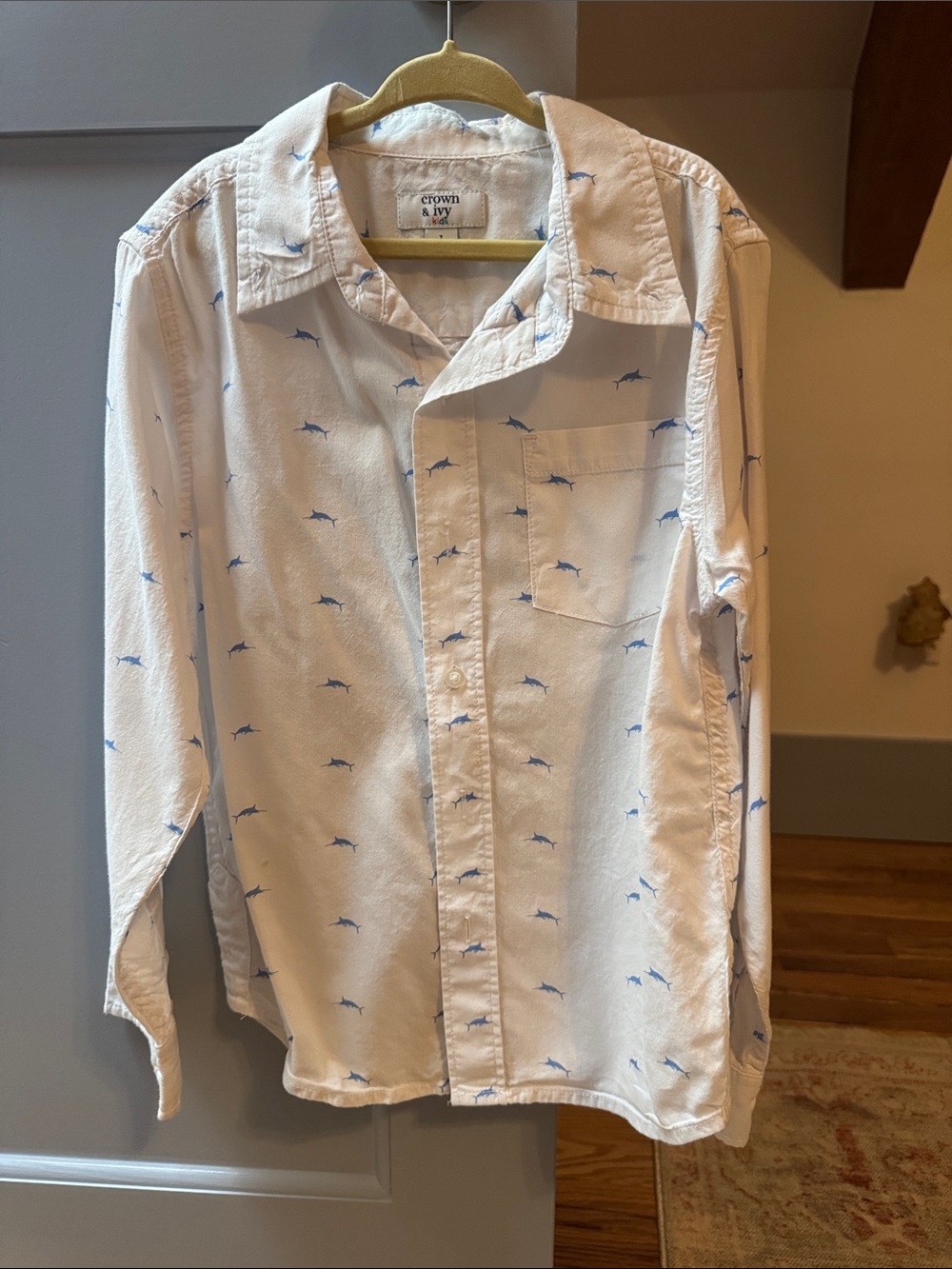 crown & ivy White Button-Down Shirt with Blue Marlin Print